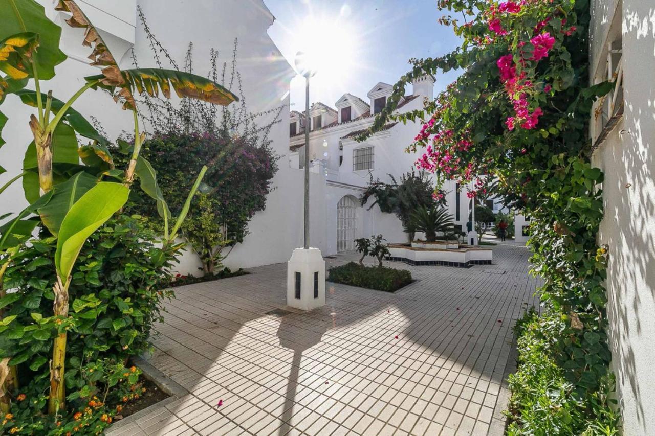 Sur Suites Castillo Fuengirola Ngoại thất bức ảnh